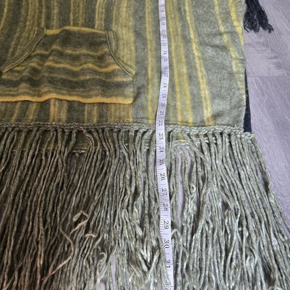Raquel Allegra Wool Cashmere Fringe Poncho Cape Pocket Braided Green One Size - Picture 11 of 11